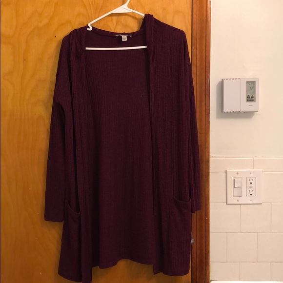 American Eagle Burgundy Cardigan SIZE XS-SM - Picture 1 of 5